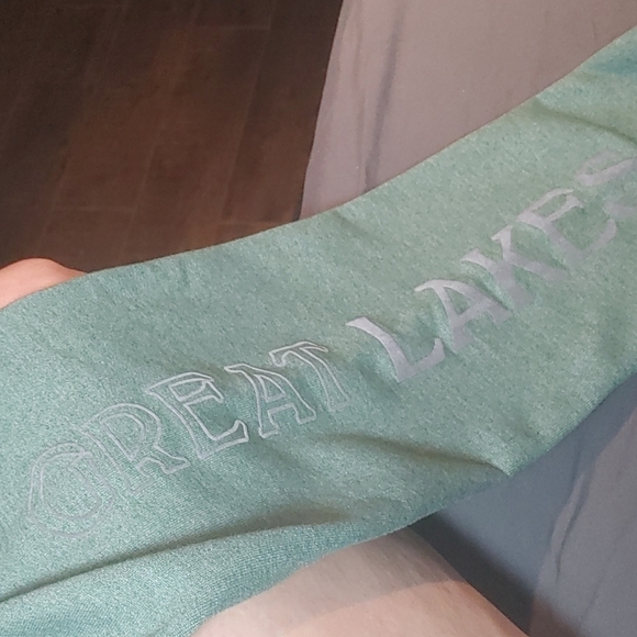 Adult size S crew sweater - Picture 3 of 4